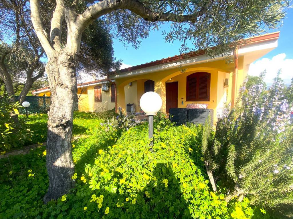 Casa indipendente a Quartu sant'elena in viale dell'autonomia regionale - Foto 4