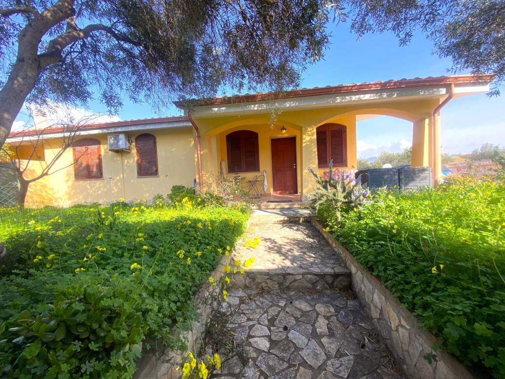 Casa indipendente a Quartu sant'elena in viale dell'autonomia regionale - Foto 5