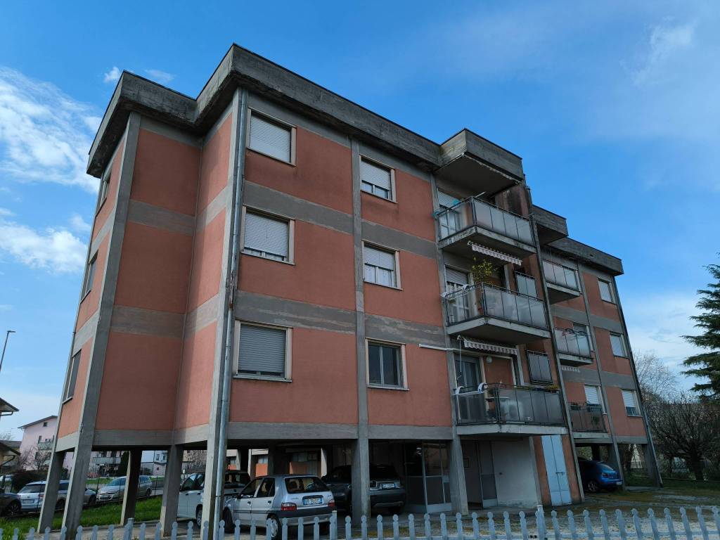 Appartamento a Cavenago d'adda in Via Don Sante Vigorelli, 4 - Foto 2