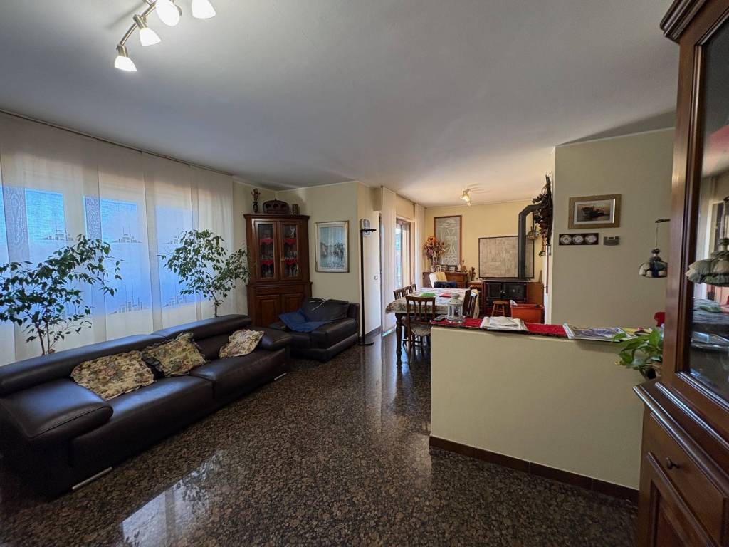 Appartamento a Riccione in Viale Cuneo, 9 - Foto 4