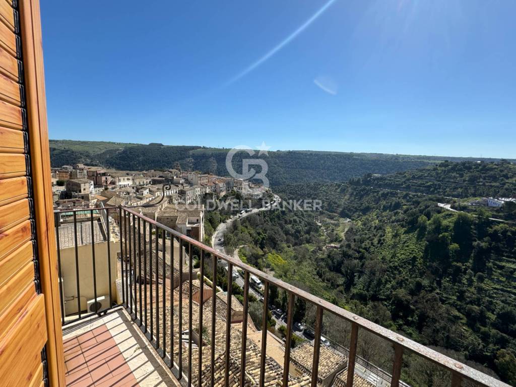Appartamento a Ragusa in Via Maria Paternò Arezzo, 77 - Foto 3