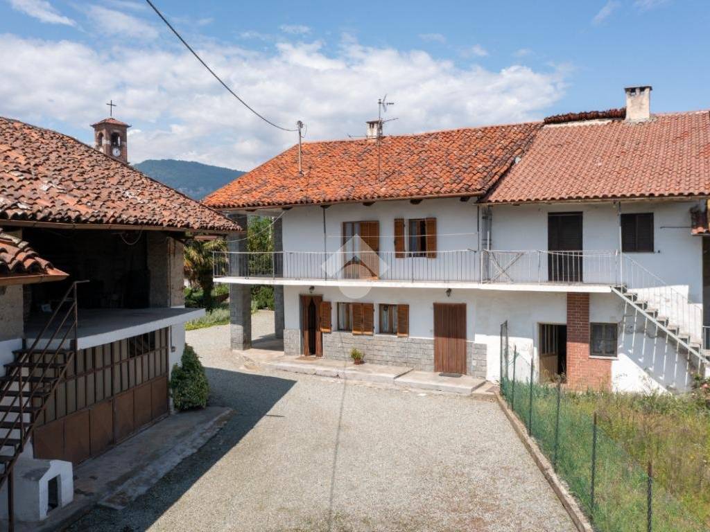 Casa indipendente a Revello in Via Campagnole, 25 - Foto 2