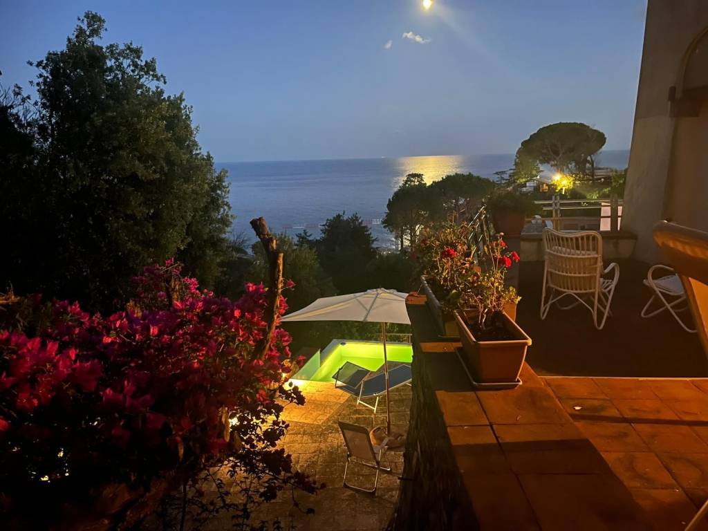 Villa a Arenzano in Via della Rotonda, 22 - Foto 5