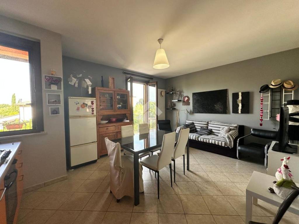 Appartamento a Trevi in Via Faustana - Foto 2