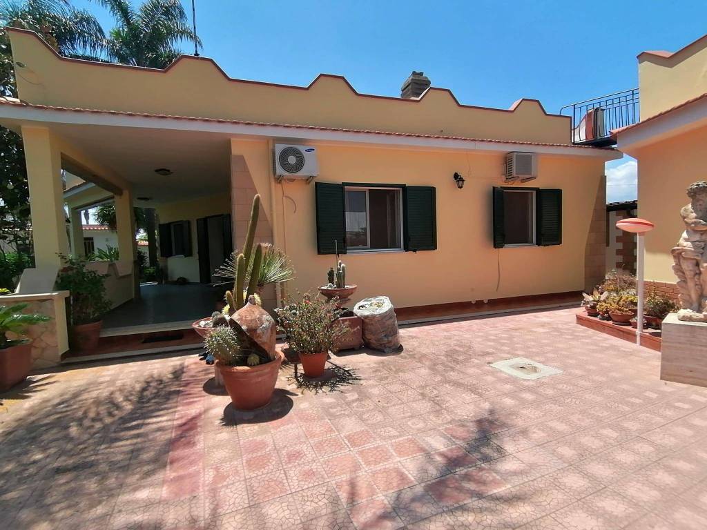 Villa a Siracusa in Via Lago di Lugano - Foto 3