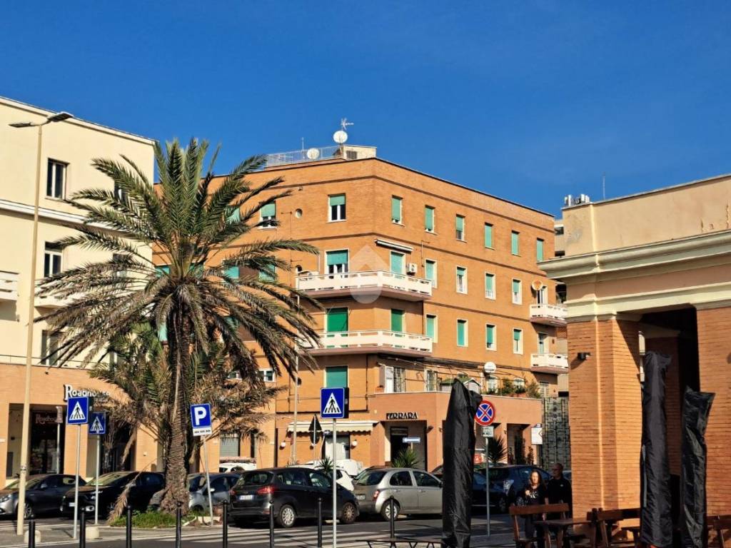 Appartamento a Roma in VIA RUTILIO NAMAZIANO - Foto 3