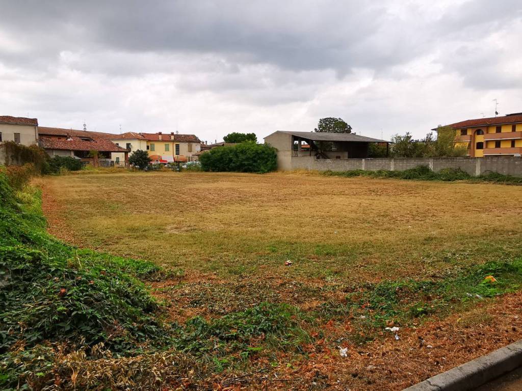 Terreno a Crespiatica in Via Aldo Moro - Foto 3