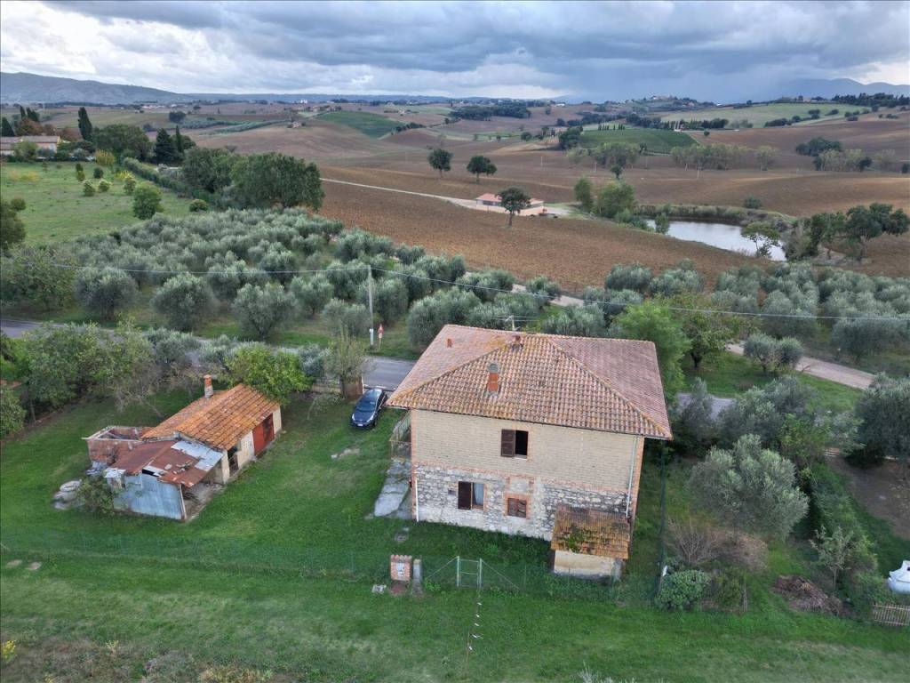 Casa indipendente a Castiglione del lago in loc. Badia - Foto 2