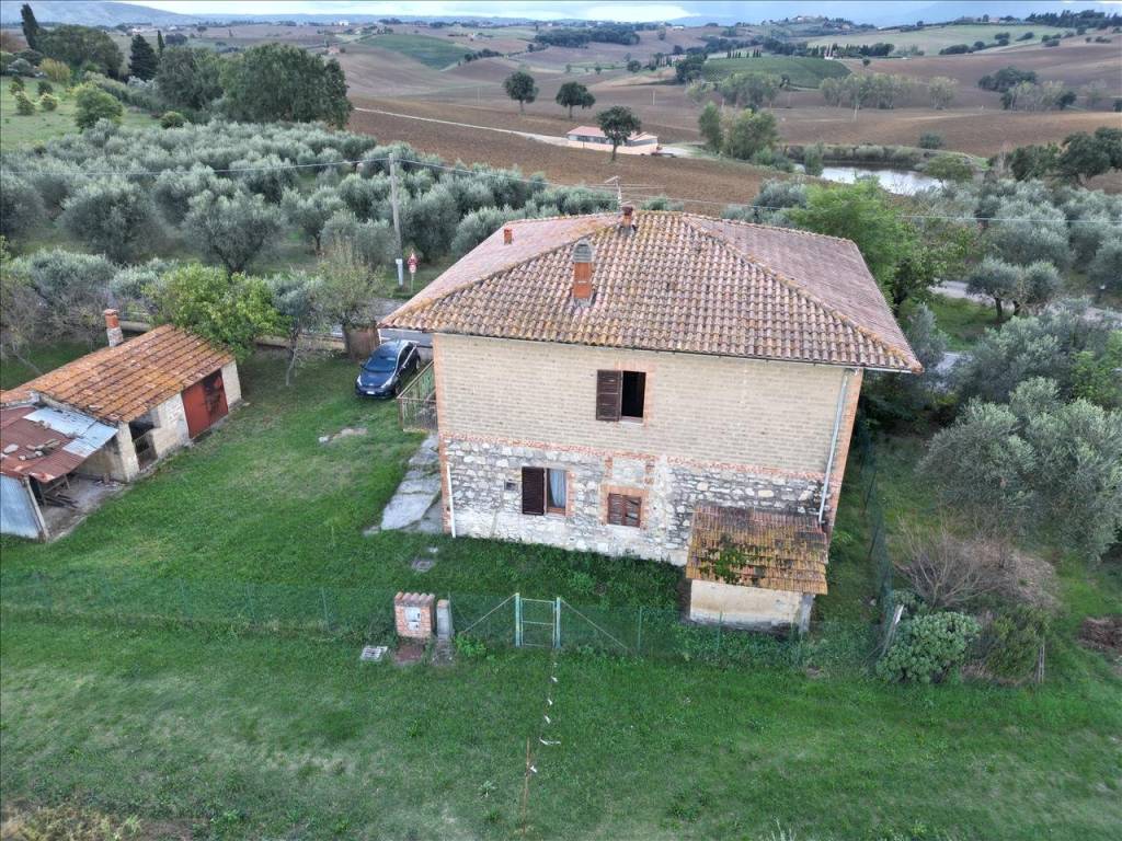 Casa indipendente a Castiglione del lago in loc. Badia - Foto 3