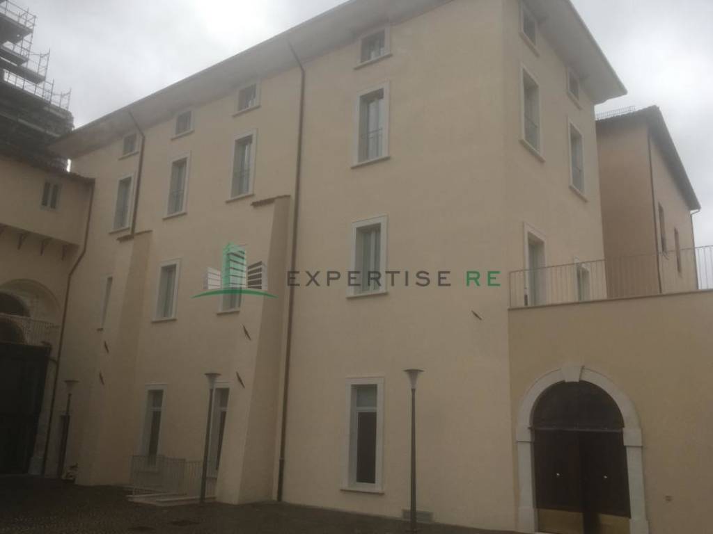 Palazzo / stabile a L'aquila in Via Andrea Bafile, 4 - Foto 2