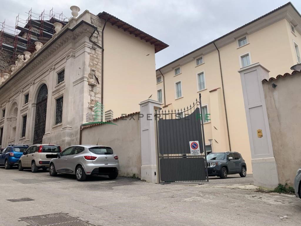 Palazzo / stabile a L'aquila in Via Andrea Bafile, 4 - Foto 3