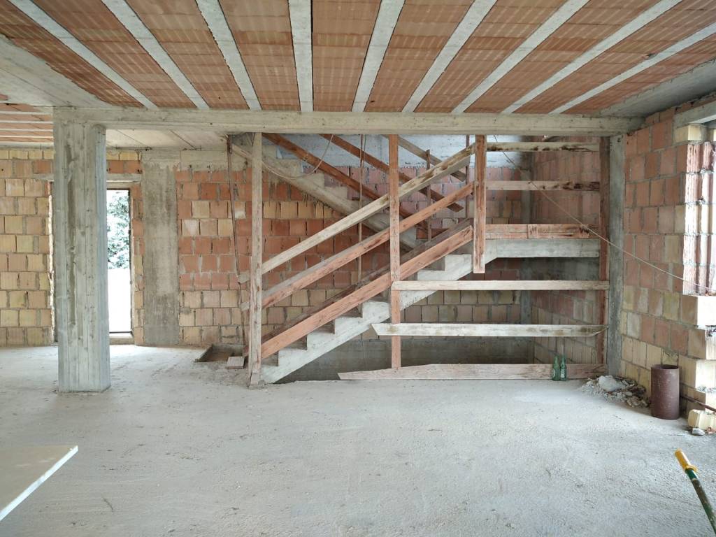 Palazzo / stabile a Collecorvino - Foto 3