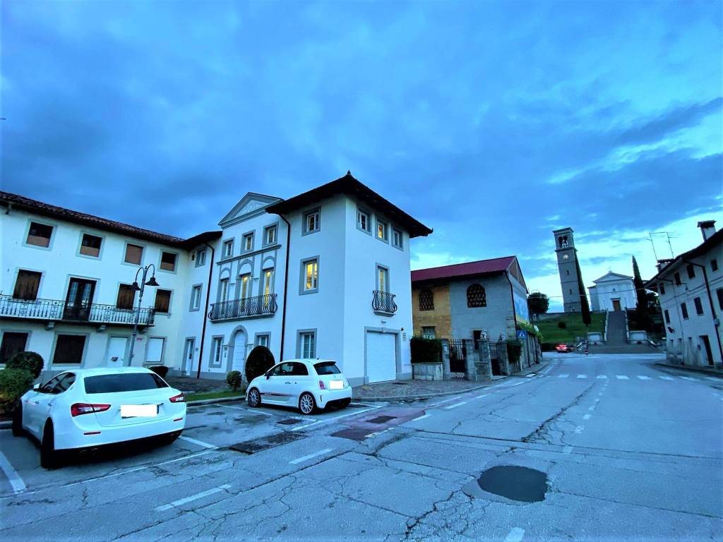 Palazzo / stabile a Rive d'arcano in Piazza 1 Maggio - Foto 2