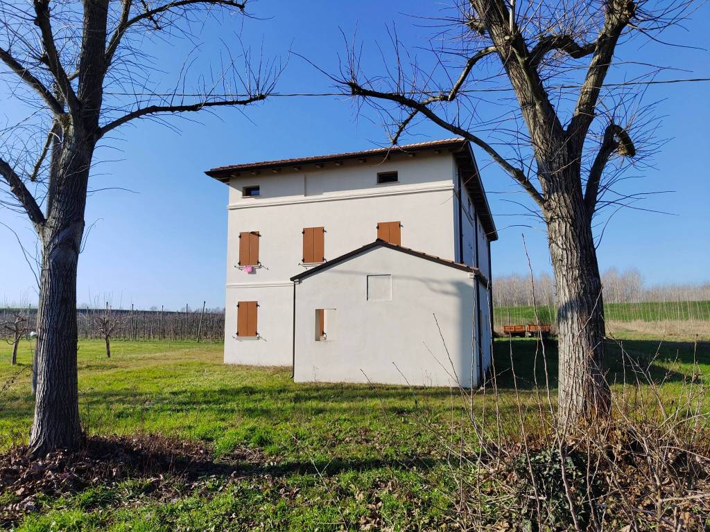 Rustico / casale a Cavezzo in Via Casare, 3 - Foto 2