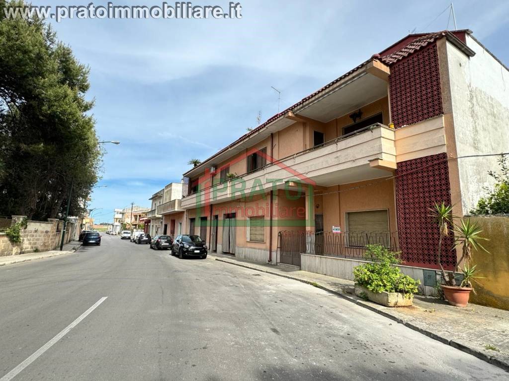 Appartamento a Campi salentina in Via Piemonte, 4 - Foto 2