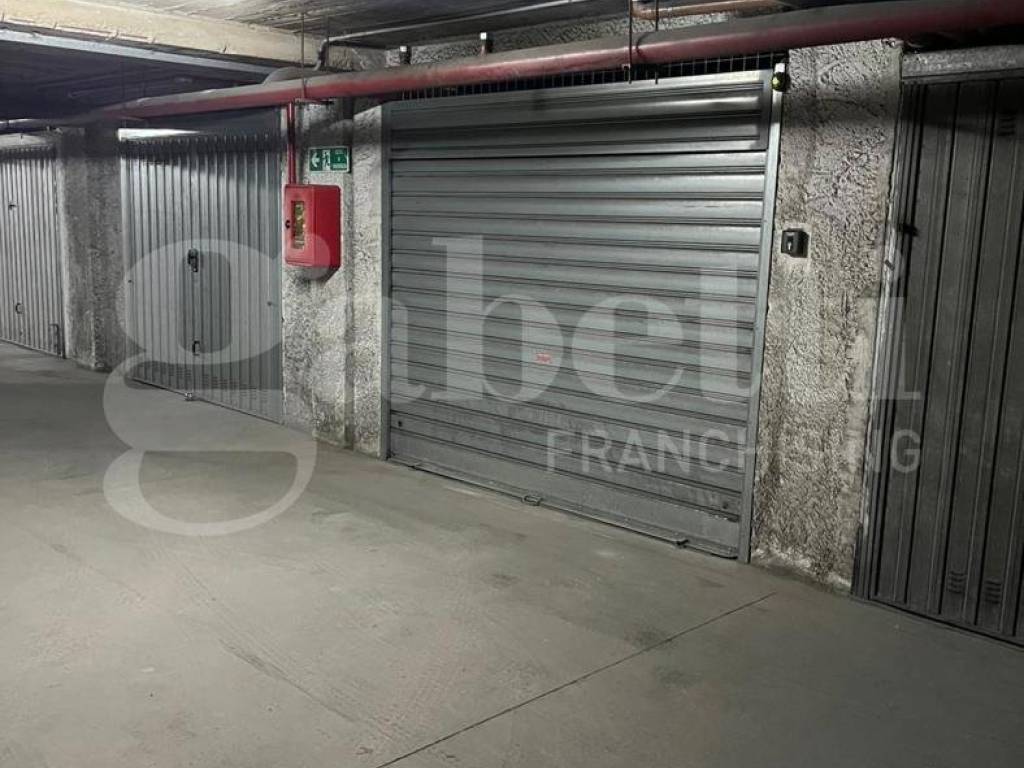 Box / garage a Aprilia in Via Parigi , 21 - Foto 3