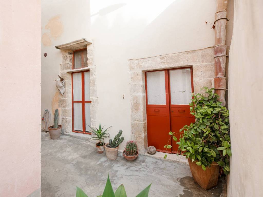 Casa indipendente a Noto in Via Pietro Micca, 33 - Foto 4