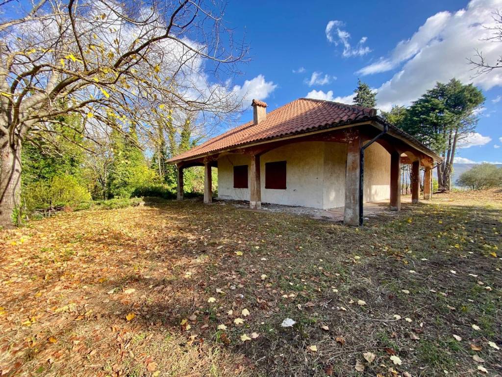 Villa a Fabriano in VIA SERRALOGGIA - Foto 2