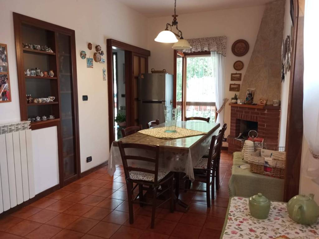 Villa a Minturno in Via Nuova per Tremensuoli, 18 - Foto 2