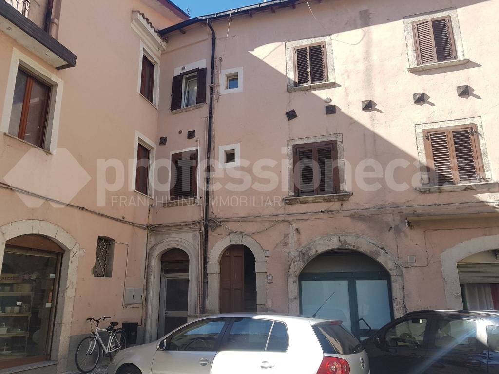Appartamento a Castel di sangro in Corso Vittorio Emanuele, 26 - Foto 2