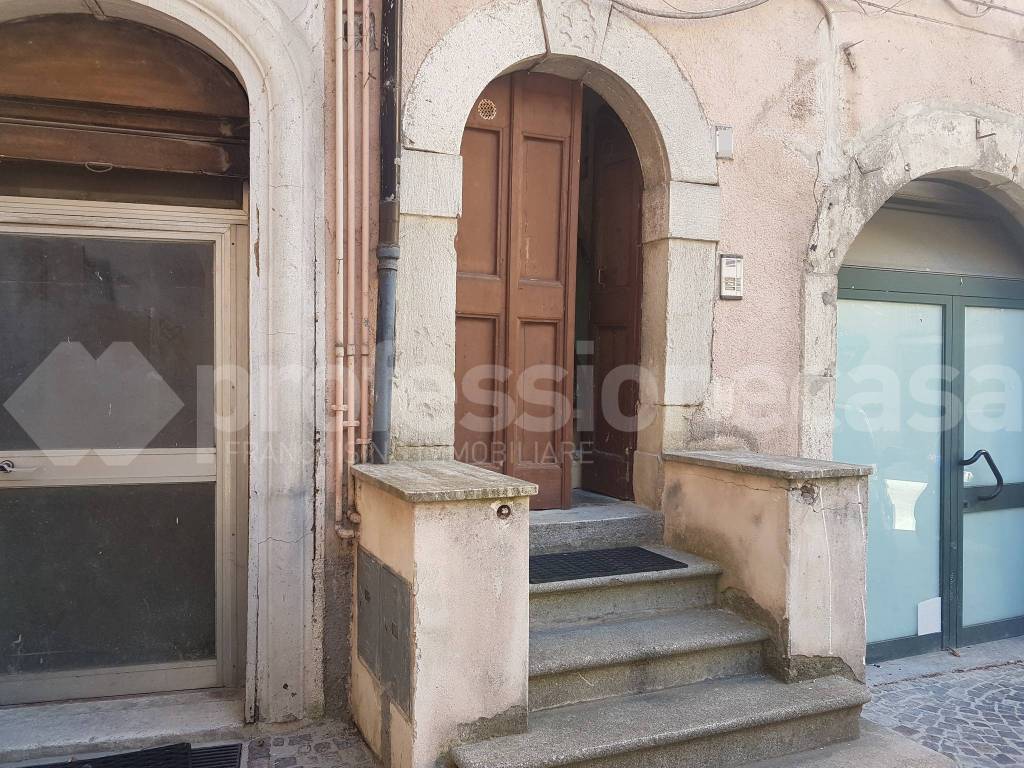 Appartamento a Castel di sangro in Corso Vittorio Emanuele, 26 - Foto 3