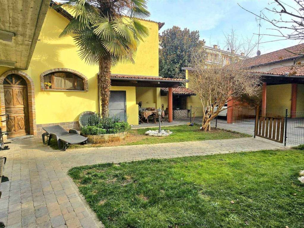 Villa a Bra in Via Umberto I, 39 - Foto 3