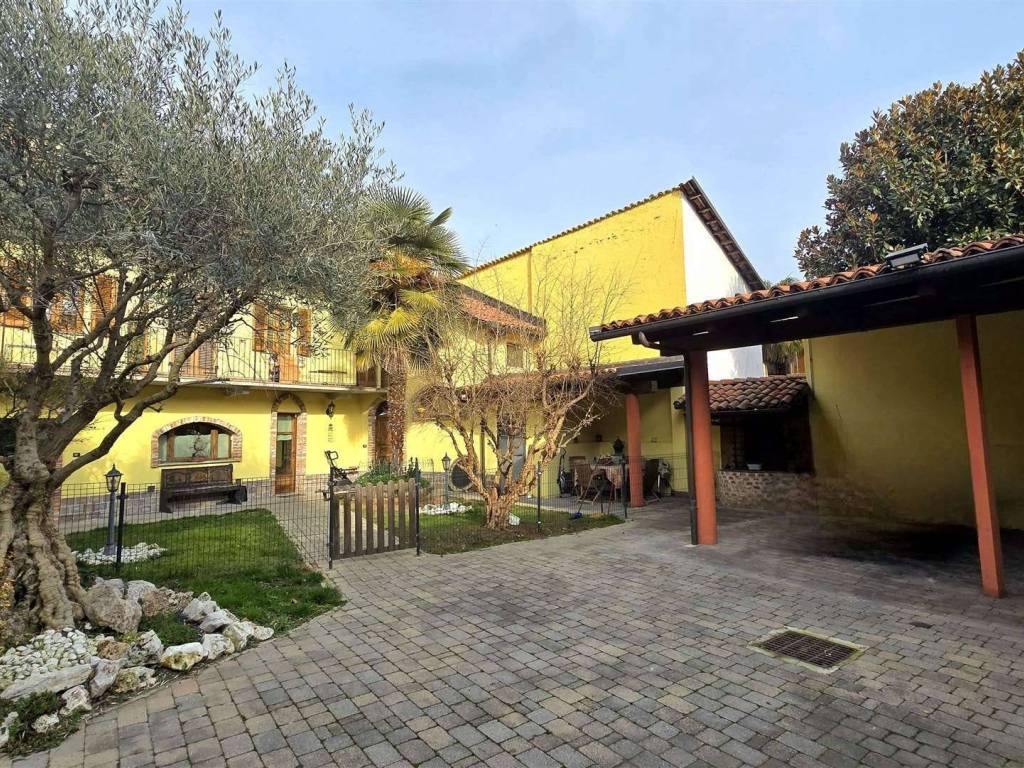 Villa a Bra in Via Umberto I, 39 - Foto 4