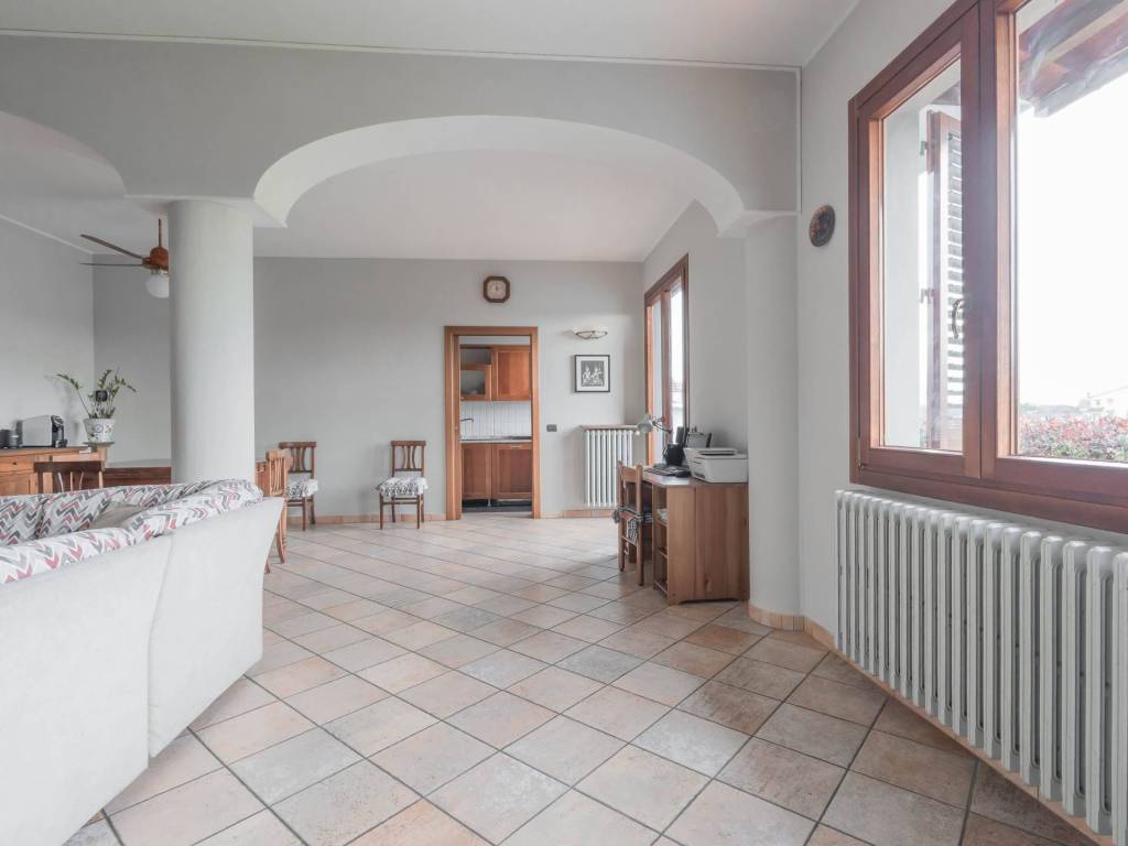 Casa indipendente a Prato in Via Traversa per Mazzone, 24 - Foto 3