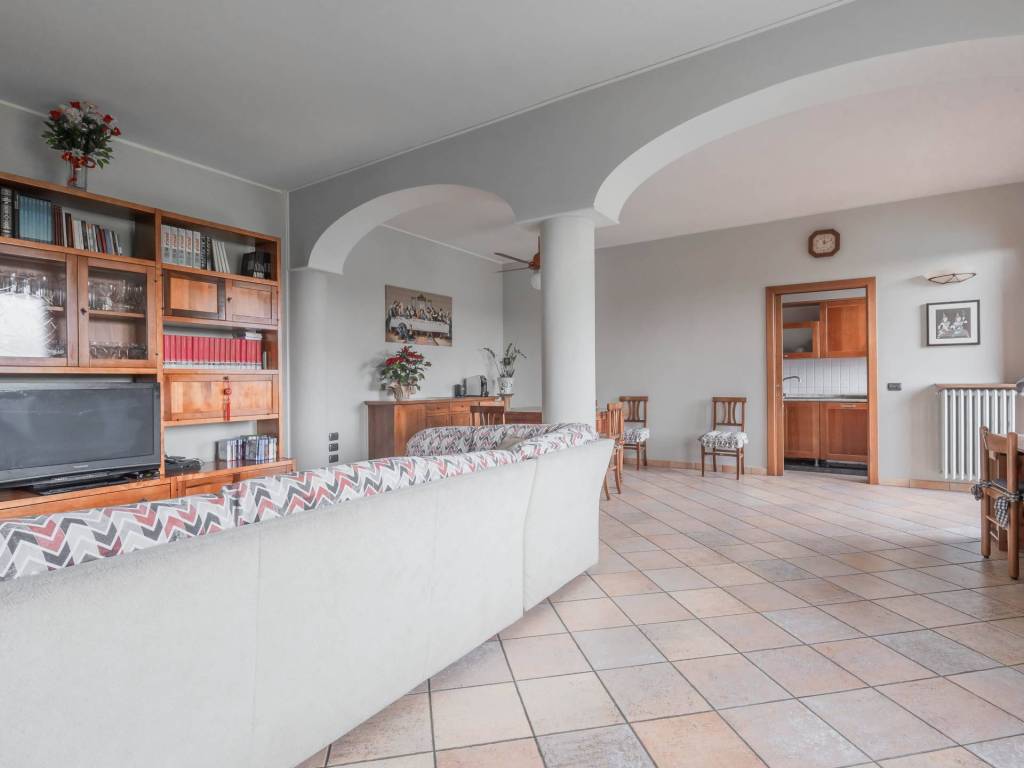 Casa indipendente a Prato in Via Traversa per Mazzone, 24 - Foto 4