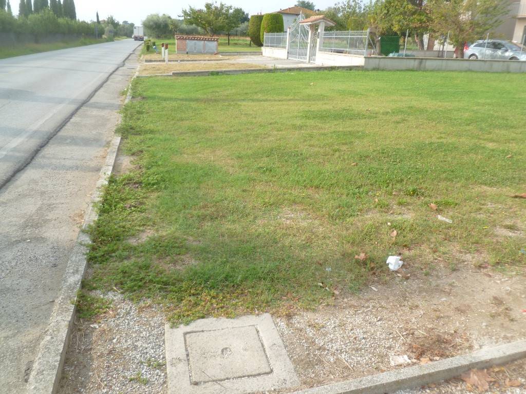 Terreno a Castiglione del lago in Via Roma - Foto 4