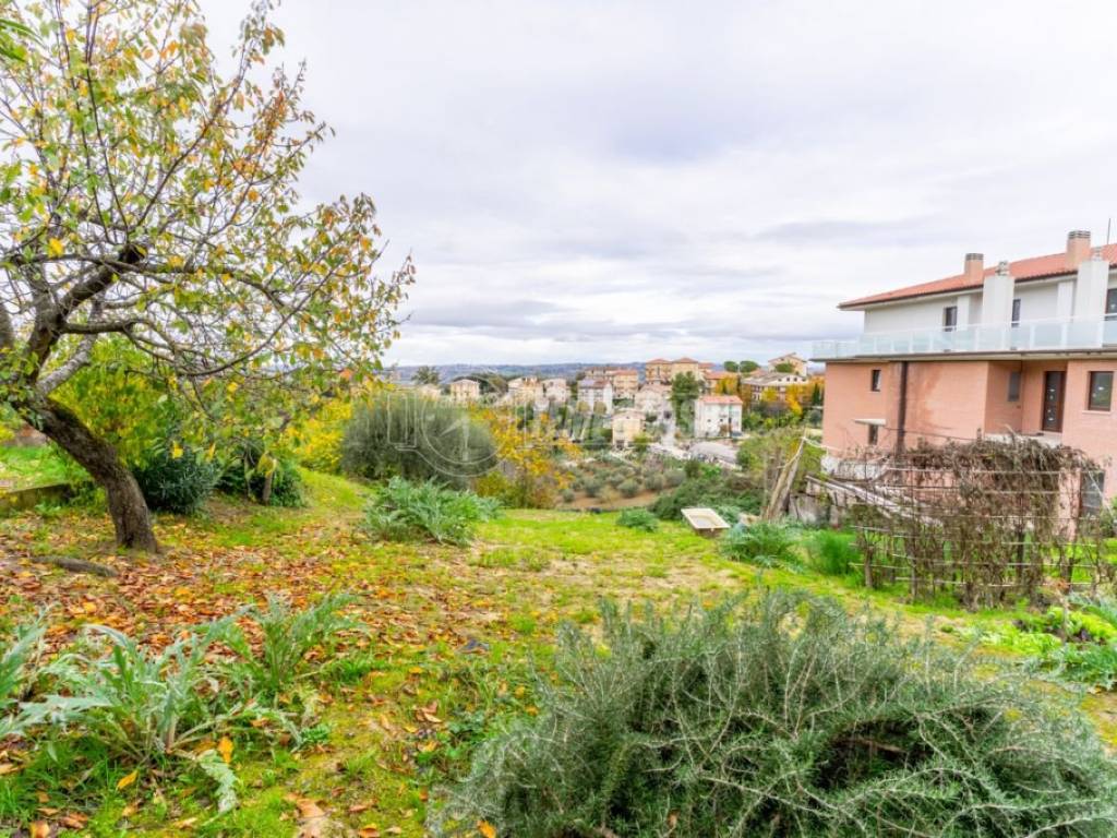 Terreno a Monte san giusto in Via Madonna Concezione 499 - Foto 2