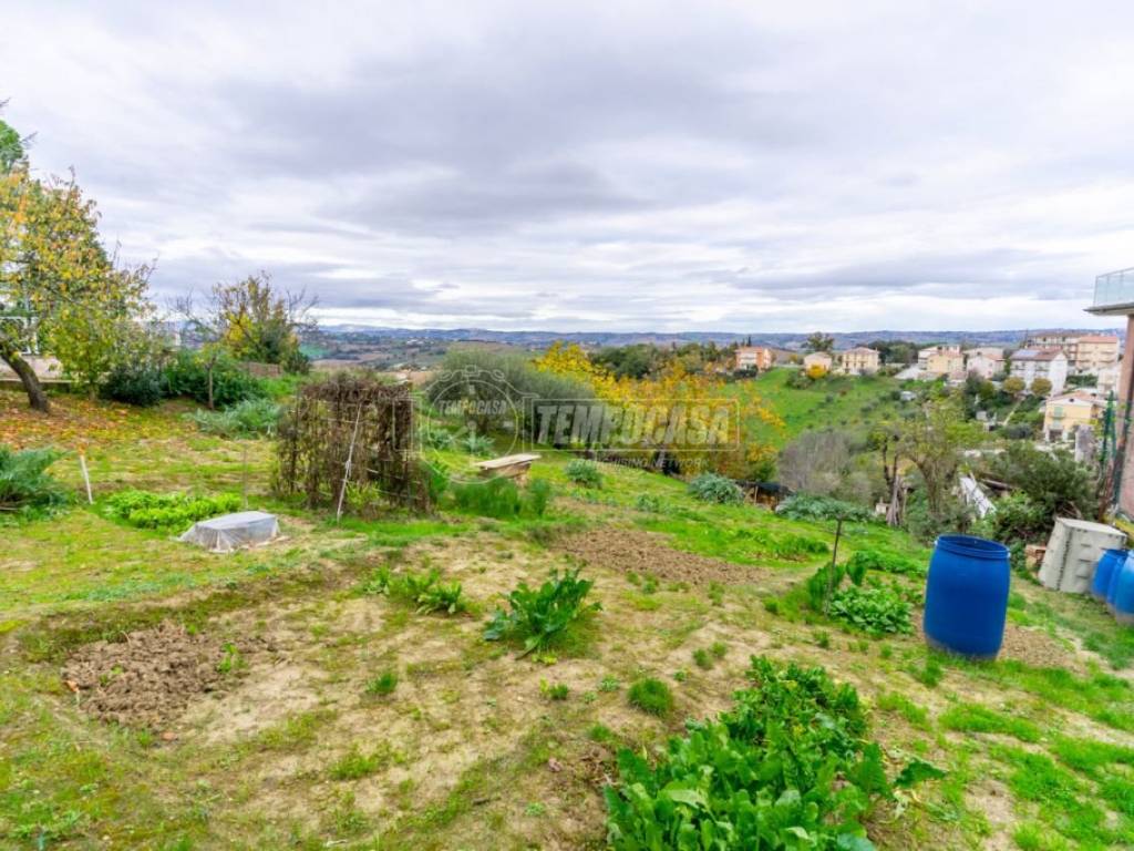Terreno a Monte san giusto in Via Madonna Concezione 499 - Foto 3