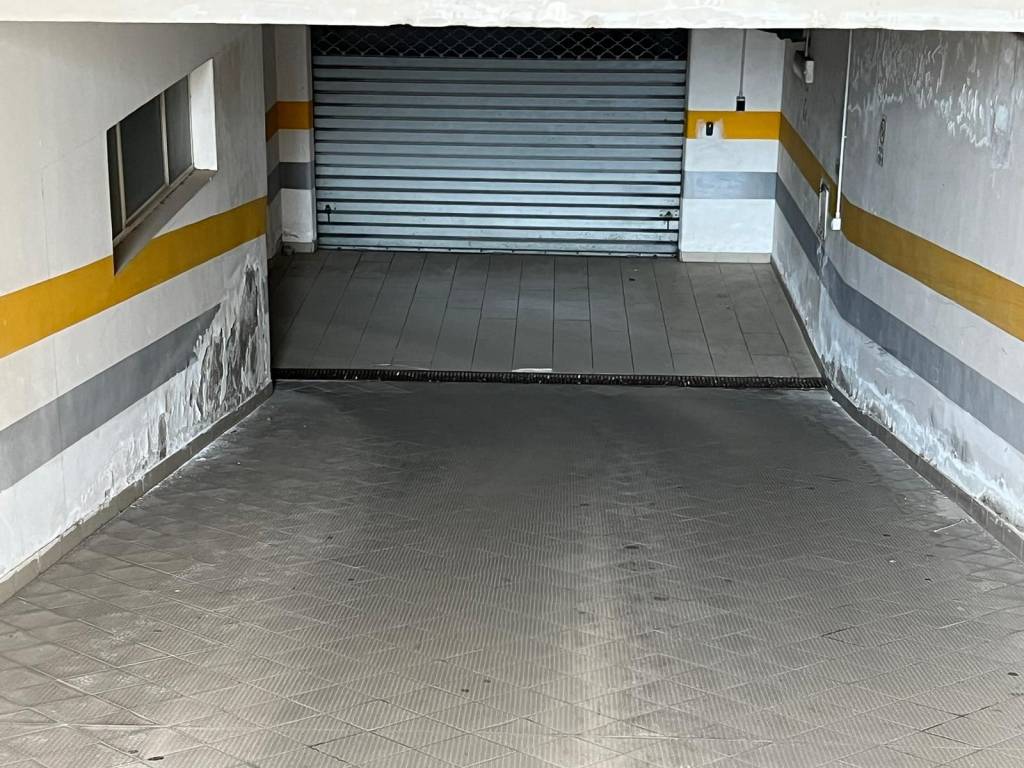 Box / garage a Catanzaro in Via Ettore Vitale - Foto 2