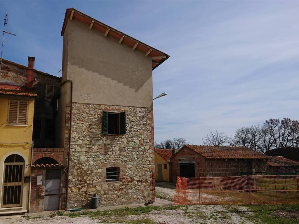 Casa indipendente a Castiglione del lago in Castiglione del Lago - Foto 2