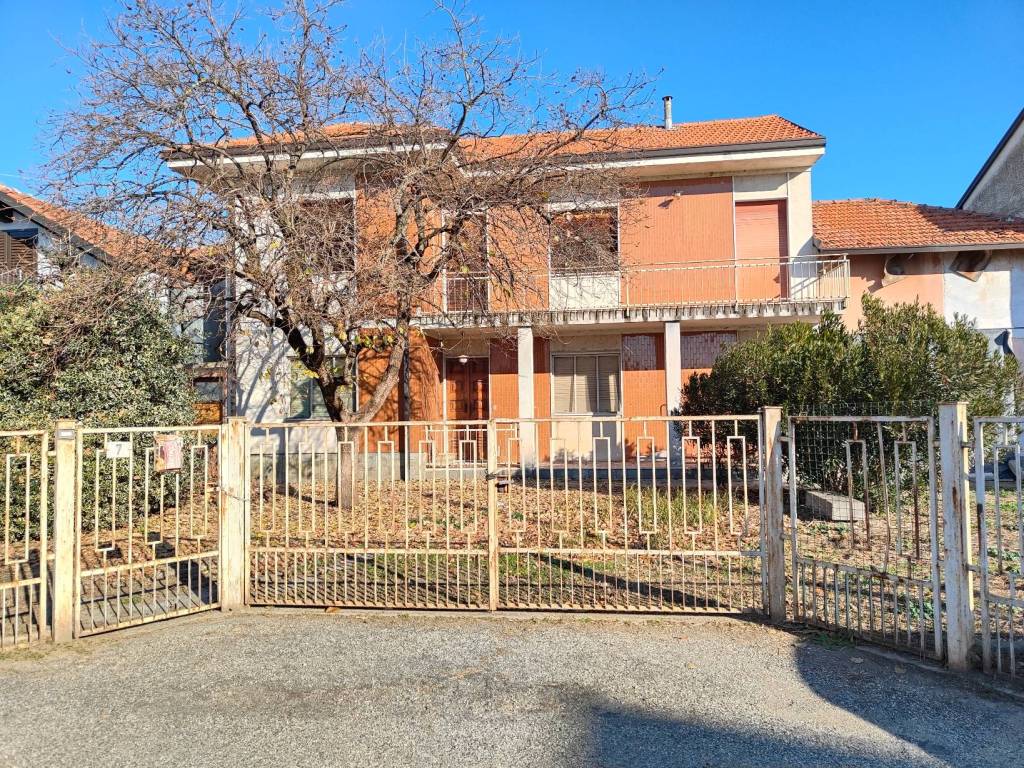 Villa a Bianzè in Vicolo 4 Novembre, 7 - Foto 4