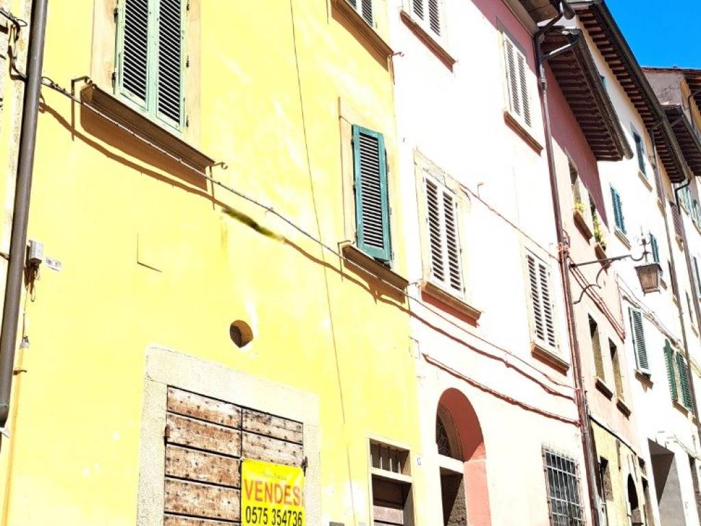 Casa indipendente a Arezzo in Via Camillo Benso di Cavour - Foto 3