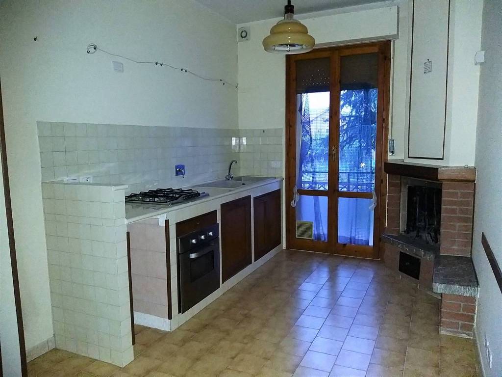 Appartamento a Castiglione del lago in Via Giuseppe Di Vittorio - Foto 2