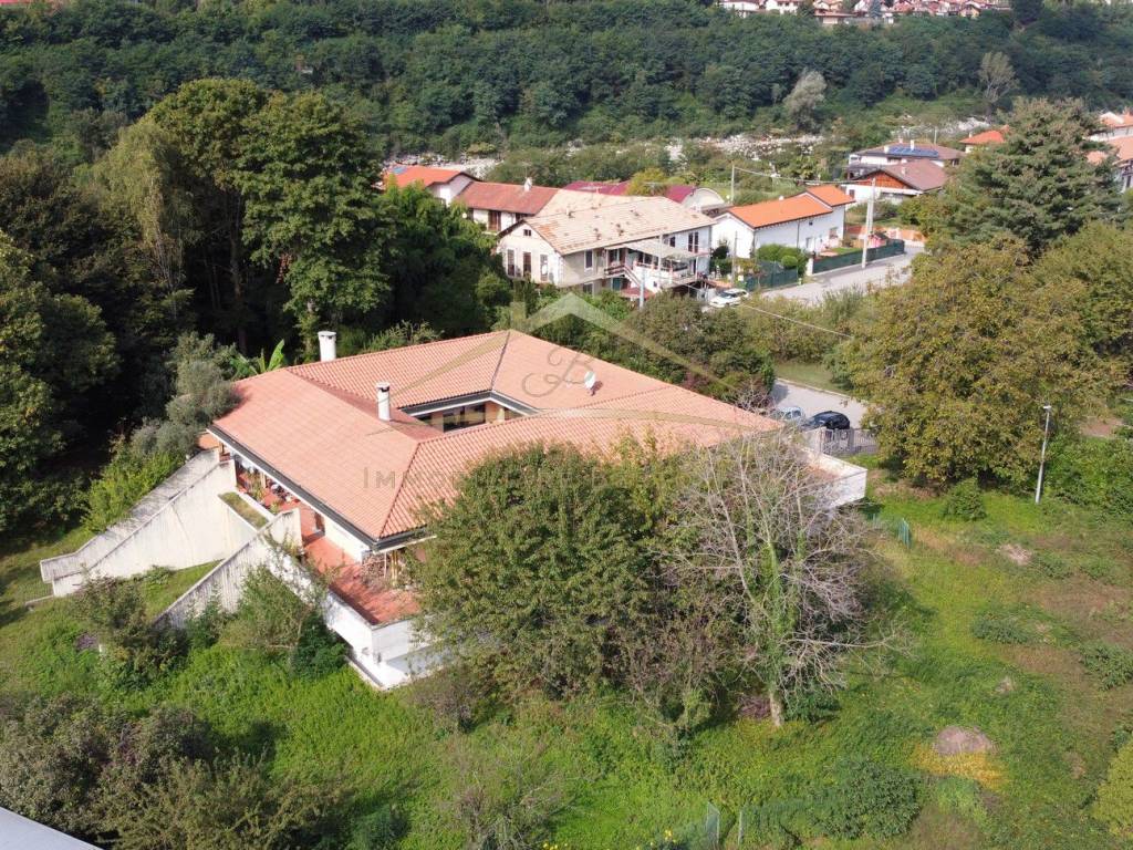Villa a Borgosesia in Via Isola di Sotto, 52 - Foto 2