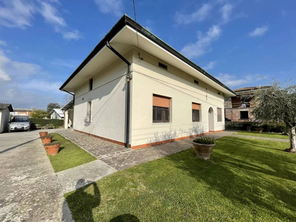 Villa a Porcari in Via ciarpi 141 Porcari - Foto 3