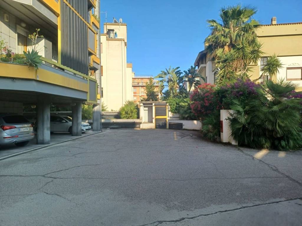 Box / garage a Cagliari in Via Francesco Guicciardini - Foto 2