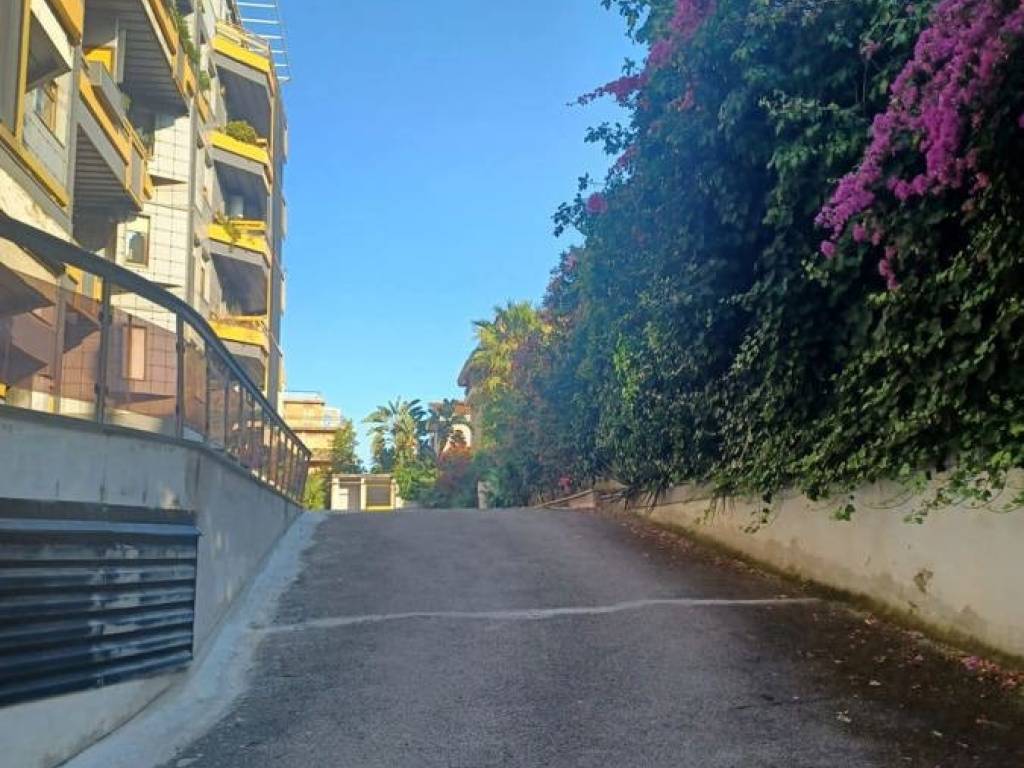 Box / garage a Cagliari in Via Francesco Guicciardini - Foto 3