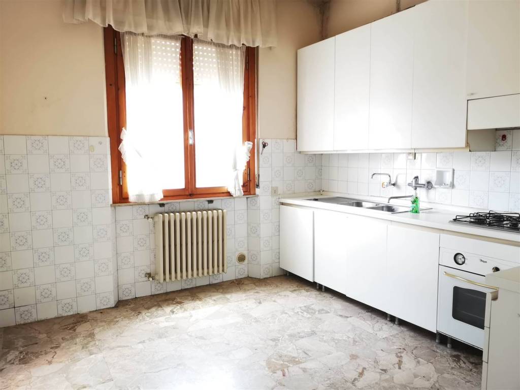 Appartamento a Poggibonsi in Via Ferdinando Bruschettini - Foto 5