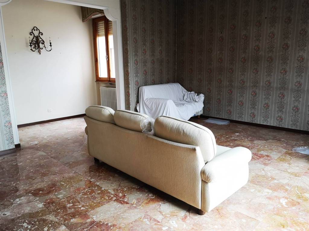 Appartamento a Poggibonsi in Via Ferdinando Bruschettini - Foto 3