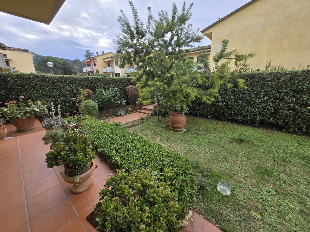Villetta a schiera a Livorno in Via dei Salici - Foto 3