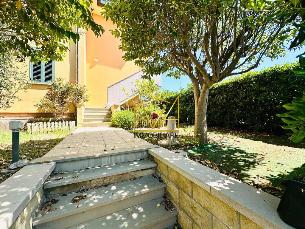 Appartamento a Rosignano marittimo in Via Leonilde Iotti - Foto 4