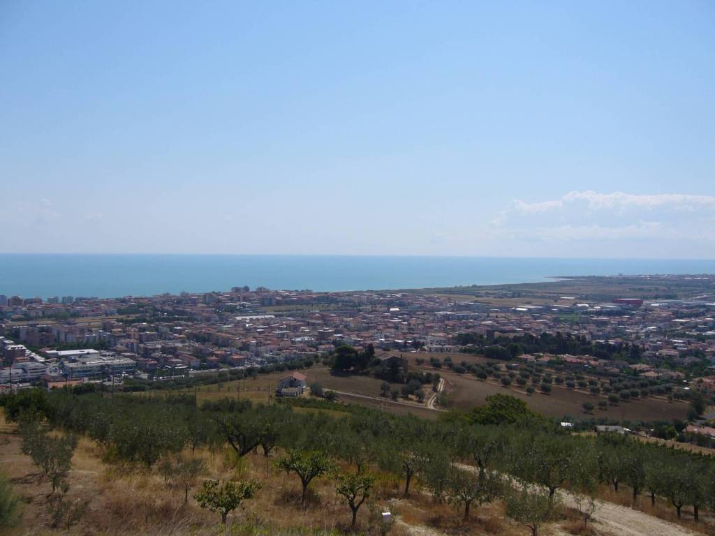 Terreno a San benedetto del tronto in Contrada Colle Monterenzo - Foto 3