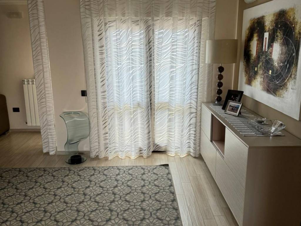 Attico / mansarda a Crotone in Via Principato di Monaco, 3 - Foto 3