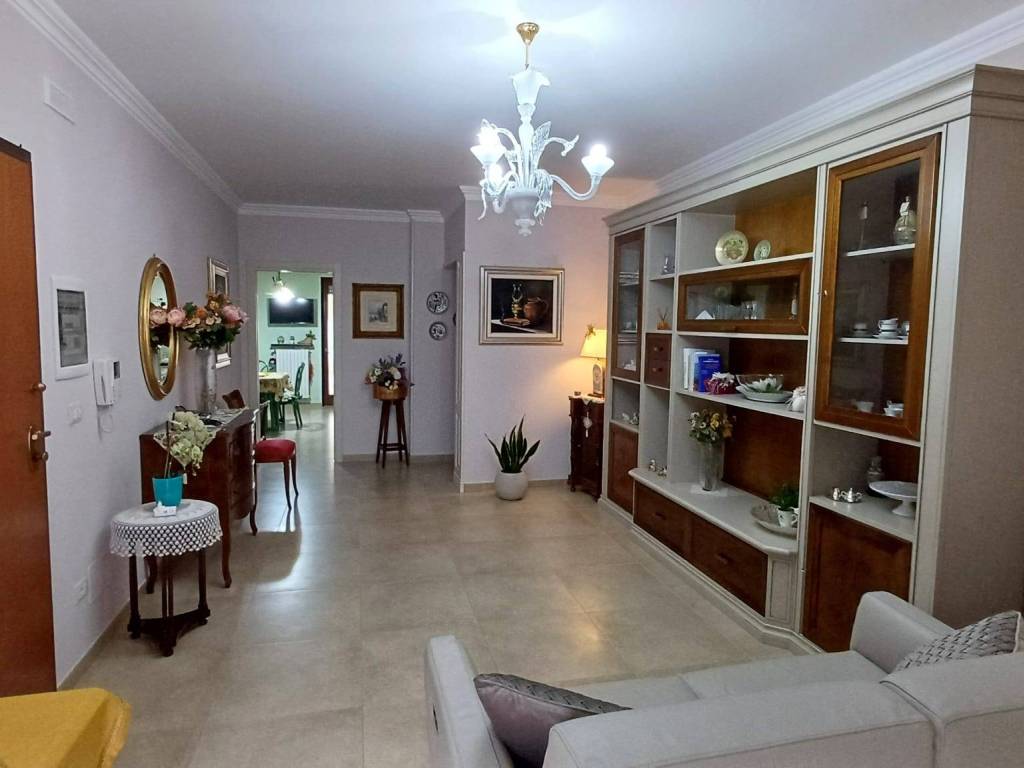 Appartamento a Francavilla fontana in Via Vincenzo Bellini, 3 - Foto 2