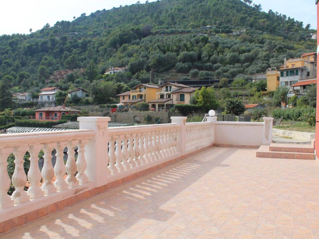 Villa a Ventimiglia in Via Tamagna, 17 - Foto 2