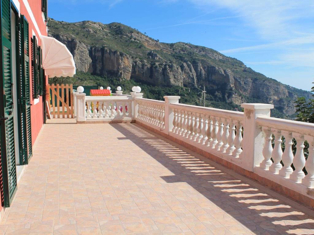 Villa a Ventimiglia in Via Tamagna, 17 - Foto 5